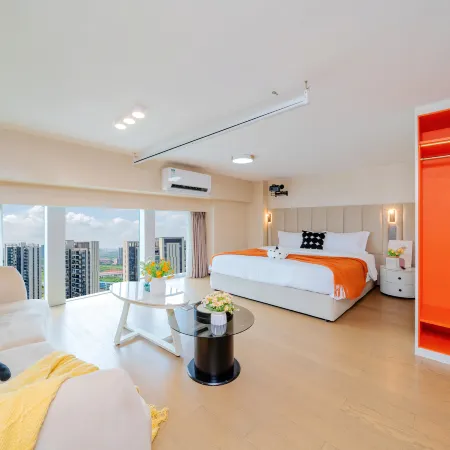 Yuetu Qianbo Homestay (Shunde Overseas Chinese Town Happy Coast Branch)