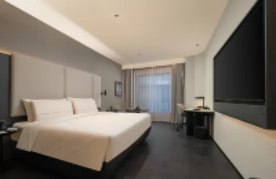 Shenyang Zhongjie Forbidden City Square Cultural Tourism Area Atour Hotel