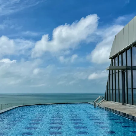 HUALUXE Beihai Silver Beach Resort