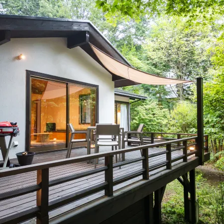 COCO VILLA Yatsugatake — Sauna, BBQ & fireplace, outdoor retreat with forest bathing and patio golf