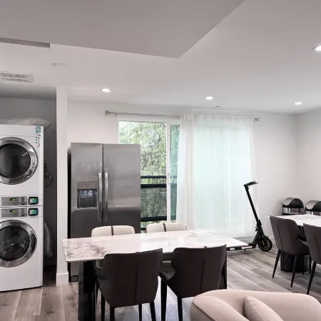 Private Rooms In Downtown LA | USC Отели рядом с достопримечательностью «Выставочный парк»