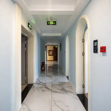 Miyi Shiliu Ge Theme Hotel