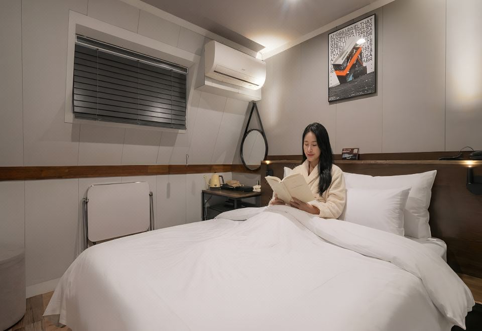 URBAN HOTEL&PLAY 신촌직영점