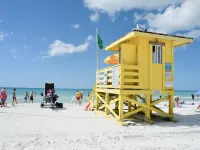 Modern Lux king Suite, Minutes To Lido Beach + DT. Hotels in Whitfield