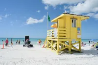 Modern Lux king Suite, Minutes To Lido Beach + DT.