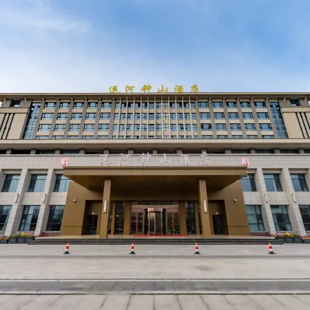 Pizhou Yunhe Zhongshan Hotel