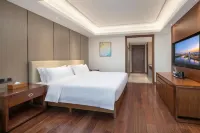 Skyline & Cloud Hotel - balcony