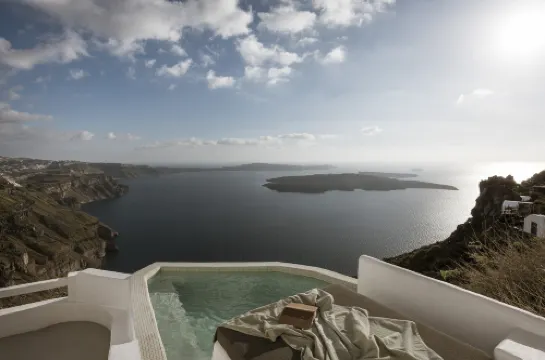 Aqua Luxury Suites