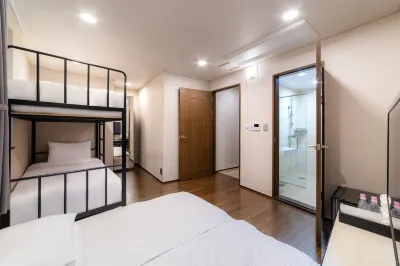 Soosong Guesthouse Gwanghwamun Myeongdong Hotels near Jonggak Station