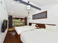 LotsRainInn.MountainDweIIing...XijiangQianhuMiaoViIIageMuseumBranch Hotels in Leishan
