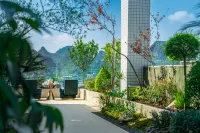 Rezen Chaokong Hotel (Guilin Elephant Trunk Hill Scenic Area Two Rivers and Four Lakes)