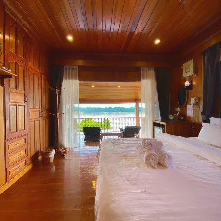 Baansupichaya Hotel