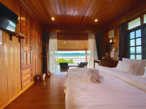 Baansupichaya Hotel