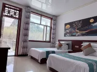 Maiji Mountain Qingya Xiaozhu Homestay