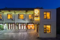 Cloud Brocade Inn (Zhu Jia Garden Inn)