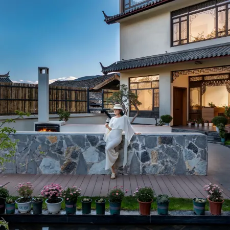 Private Snow Mountain Hot Spring | Log-Controlled Exclusive Courtyard (Baisha Ancient Town Branch)