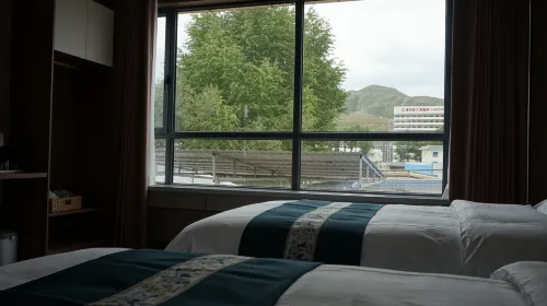Xiahe Sunset Inn
