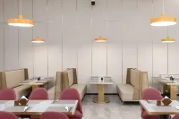 Wanrun Grand Hotel (Zhaosu County Tianma International Tourism Culture Plaza Branch) - موقف سيارات
