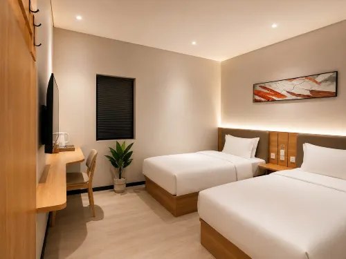 Sevendays Hotel - parking