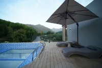 CubeSpace Hotel - สระว่ายน้ำบนดาดฟ้า
