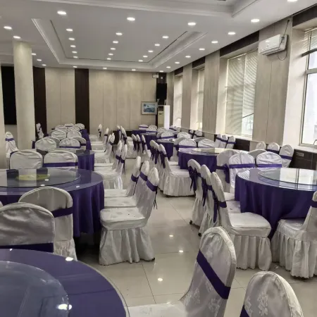 Jiayin Senlan Hotel (Riverside Park)