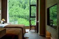 謐境・山語湯舎｜Sanctuary Springs（四姑娘山景区） - バルコニー