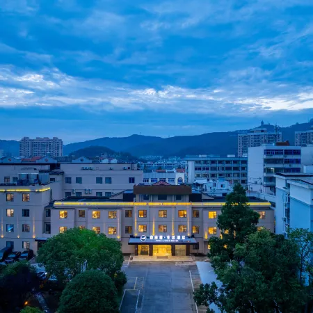 Free Living Hotel