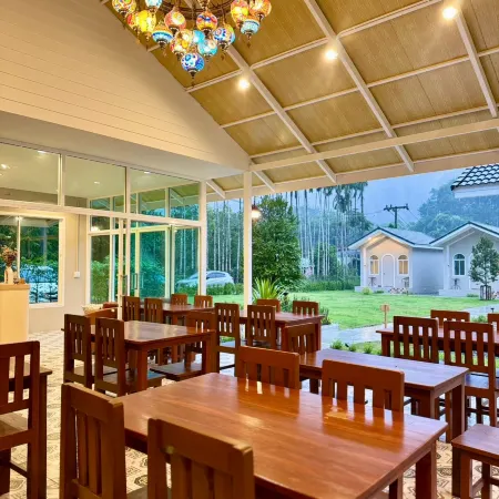 Hills & Hush Khao Sok Eco Resort Hotels in Phanom