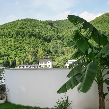 Moganshan Fanxi·Haven Mountain Grassland Designer Garden B&B (Houwu Transfer Center Branch)