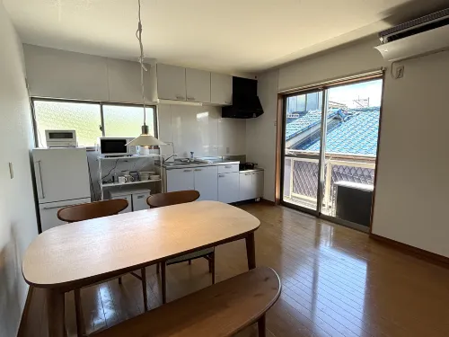 Dazaifu Tenmangu 5-min walk・Conv. store 1 min｜Quiet residential flat｜2-5 guests, free parking - Pysäköinti