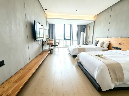 Aurora Wenquan Vacation Boutique Stay (Wentang Ancient Well Spring Street) - parking