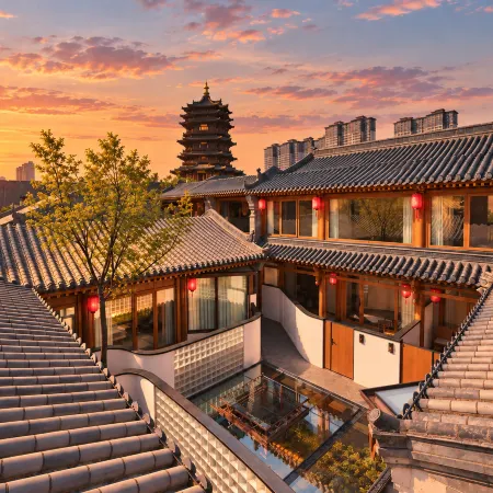 Qianheju Hot Spring Villa
