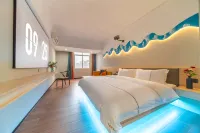 Kaman Hotel (Huazhou Bei'an Bus Station Zhouxuan Branch)