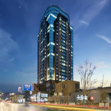 Mercure Shanghai Lujiazui Center Отели рядом с достопримечательностью «Башня Цзинь Мао»