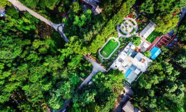 Qingchengshan Huajun Holiday Villa (Qianshan High-speed Railway Station)