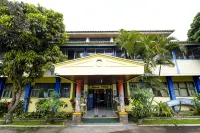 Spot on 91064 Wisma Lec Syariah Hôtels à : Garut Kota