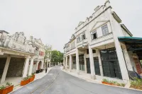 Meet Arcade Building Hotels