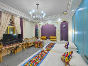 Kashgar Ancient City Scenic Area Fan• Ti B&B