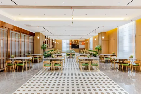 Vienna International Hotel（Wuhu Economic Development Zone） Отели рядом с достопримечательностью «Yinhu Park»