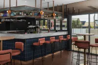 Rydges Geelong - بار