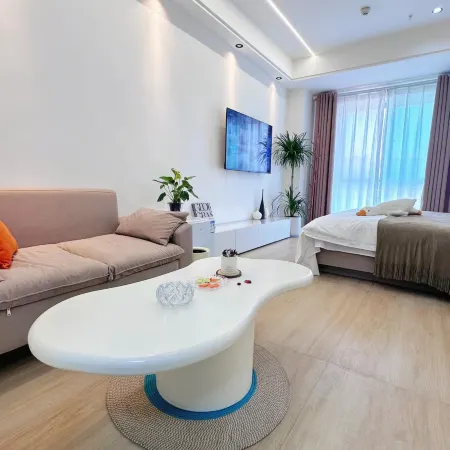 Xiongda Boutique Apartment (Fuyang Wanda Plaza)