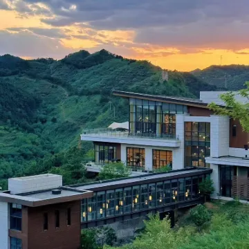 Sijishan Resort Hotels near Jinshanling Great Wall