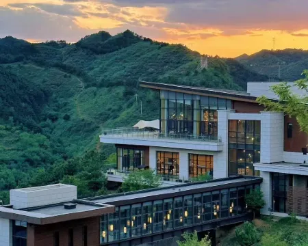 Sijishan Resort Hotels in Luanping