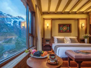 Shangri-La Balagezong Snow Mountain Star Hotel