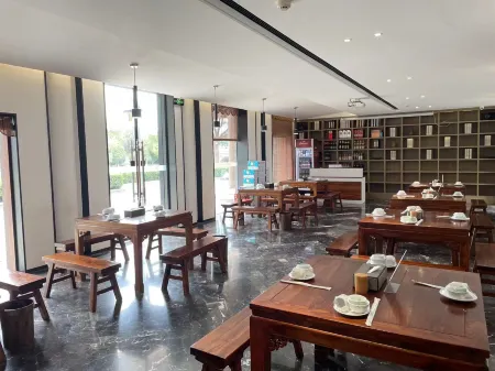 Cloud Hotel Отели рядом с достопримечательностью «Kaifeng Gulou Plaza»