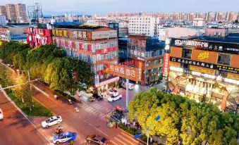 Yuekejia Hotel (Century City Erji Road Subway Station)