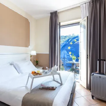 Hotel Leopardi Hotels near Scandone Swimming Pool