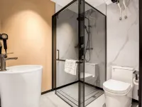 QiXi Hotel (HaXi Wanda Plaza High-speed Railway Station) Hotel dekat Stasiun Kereta Harbin Barat