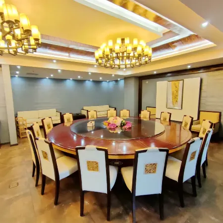 Guangwushan Hot Spring Tourism Hotel