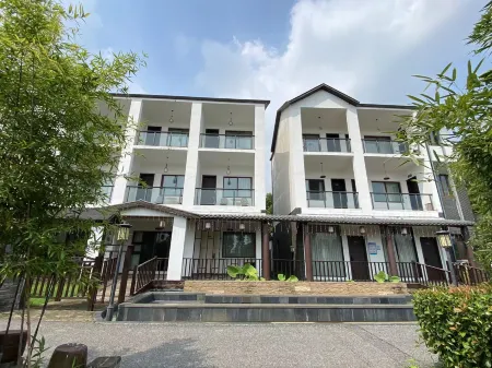 Jiashan YunYingMeiShu Inn Отели рядом с достопримечательностью «Shanghai Shanda University Jiashan Guangxuan College»